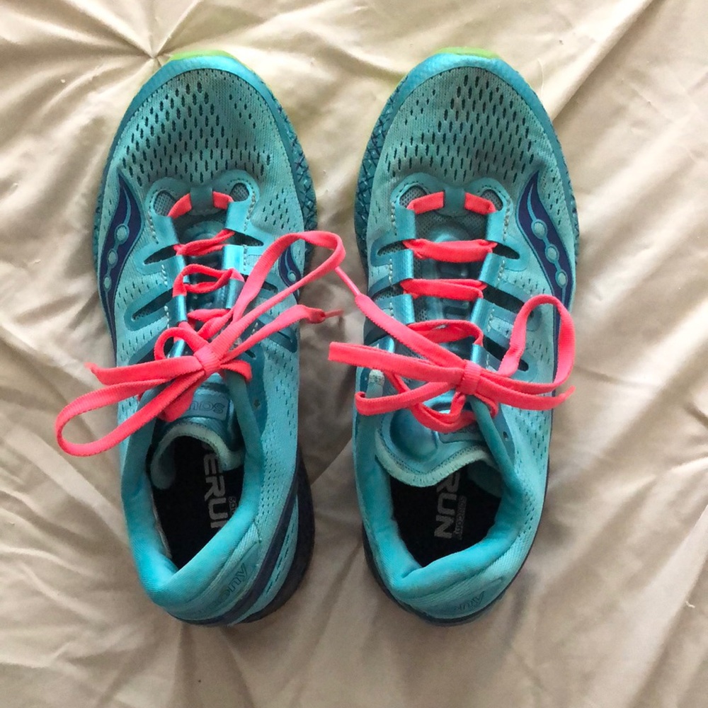 Women’s saucony running shoes
